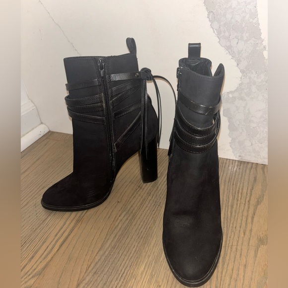 Revolve Steven Madden Gaybel Bootie in Black Nubuck women’s size 7 - Picture 8 of 11